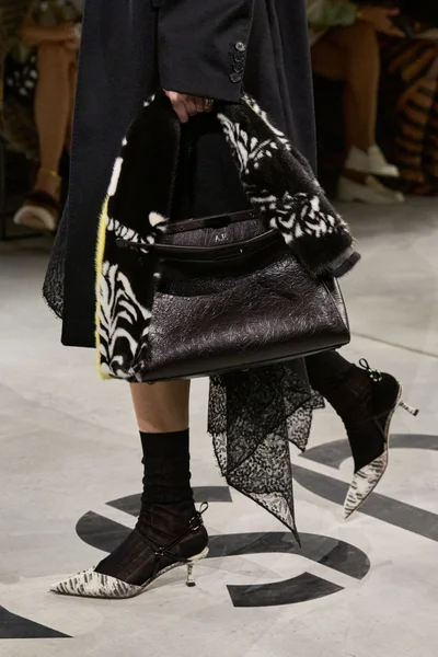 Look 37